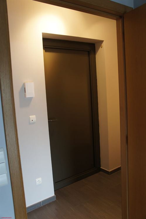 AU REZ - 2 CHAMBRES -  actuellement loué 720€ - GARAGE EN OPTION AU PRIX DE 20 000€,