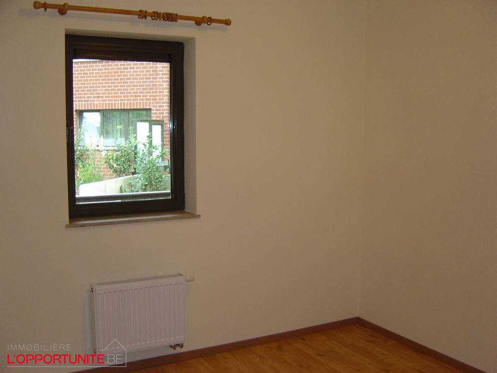 AU REZ - 2 CHAMBRES -  actuellement loué 720€ - GARAGE EN OPTION AU PRIX DE 20 000€,