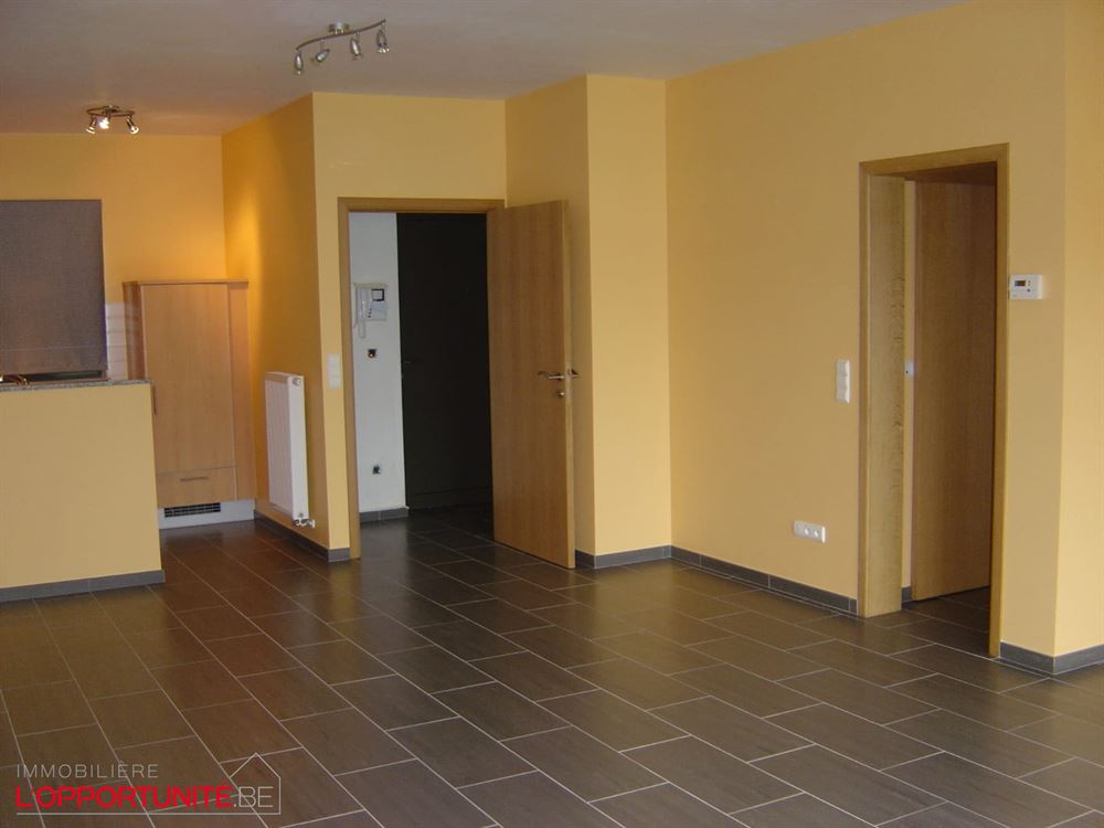 AU REZ - 2 CHAMBRES -  actuellement loué 720€ - GARAGE EN OPTION AU PRIX DE 20 000€,