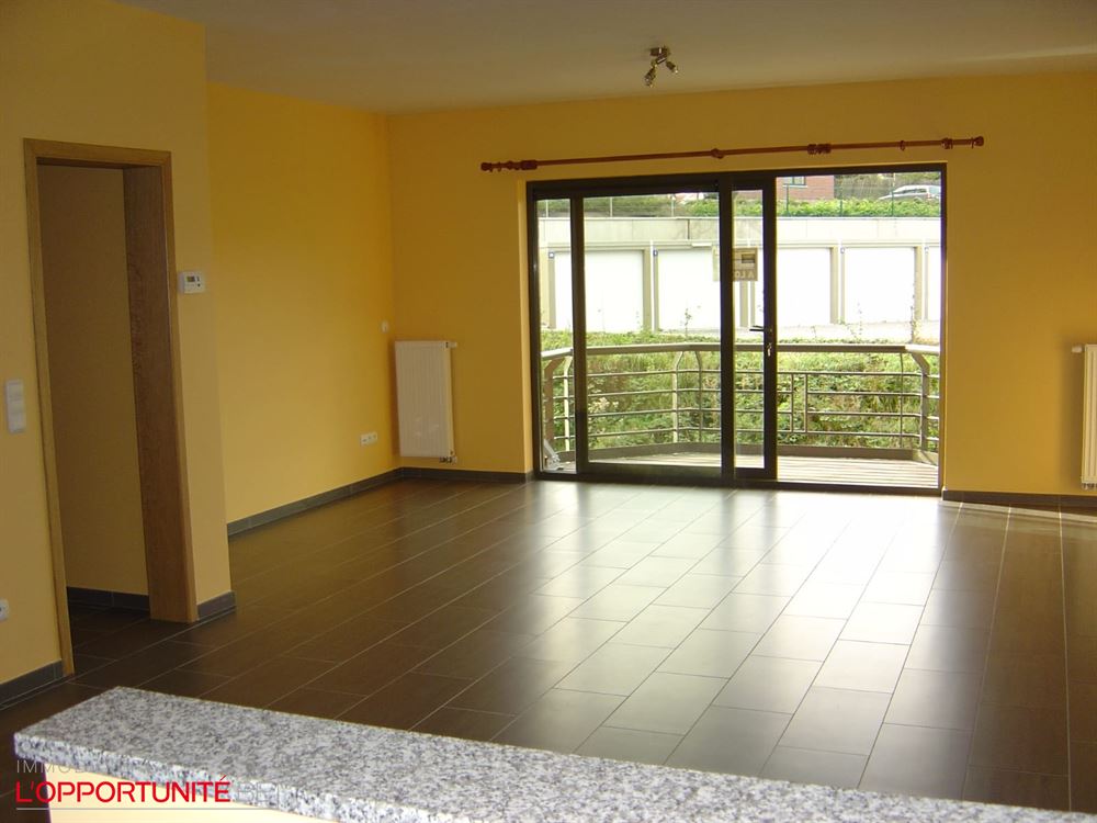 AU REZ - 2 CHAMBRES -  actuellement loué 720€ - GARAGE EN OPTION AU PRIX DE 20 000€,