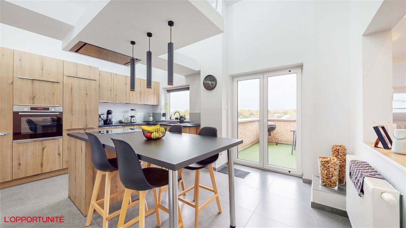 Magnifique immeuble récent composé de 5 appartements.