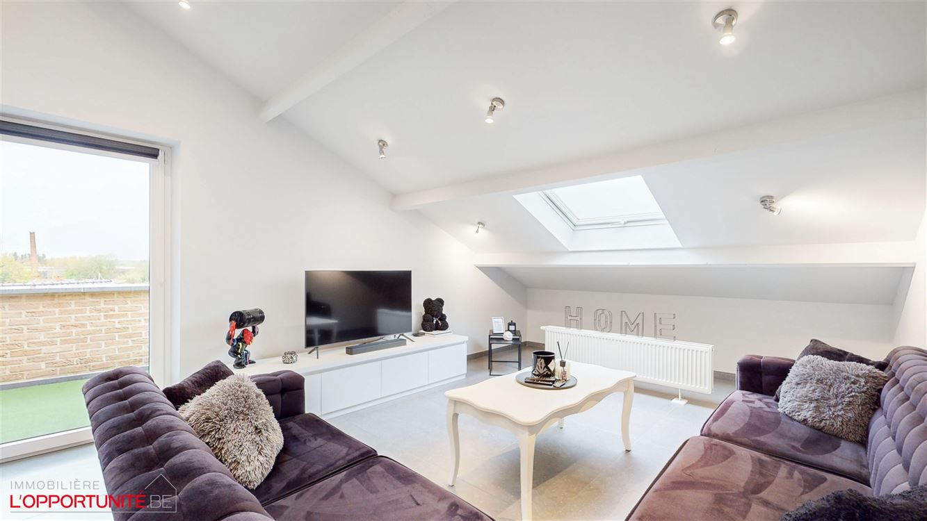 Magnifique immeuble récent composé de 5 appartements.