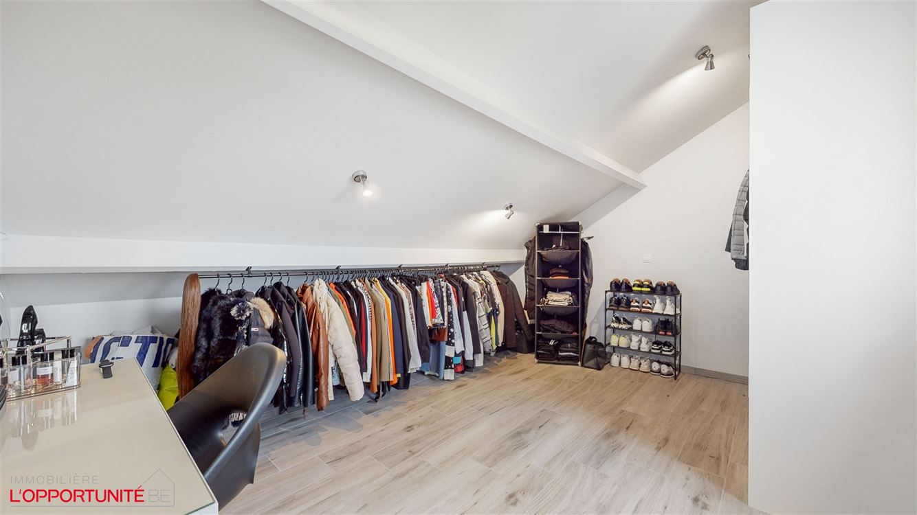 Magnifique immeuble récent composé de 5 appartements.