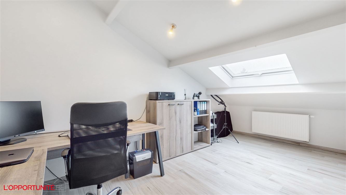 Magnifique immeuble récent composé de 5 appartements.