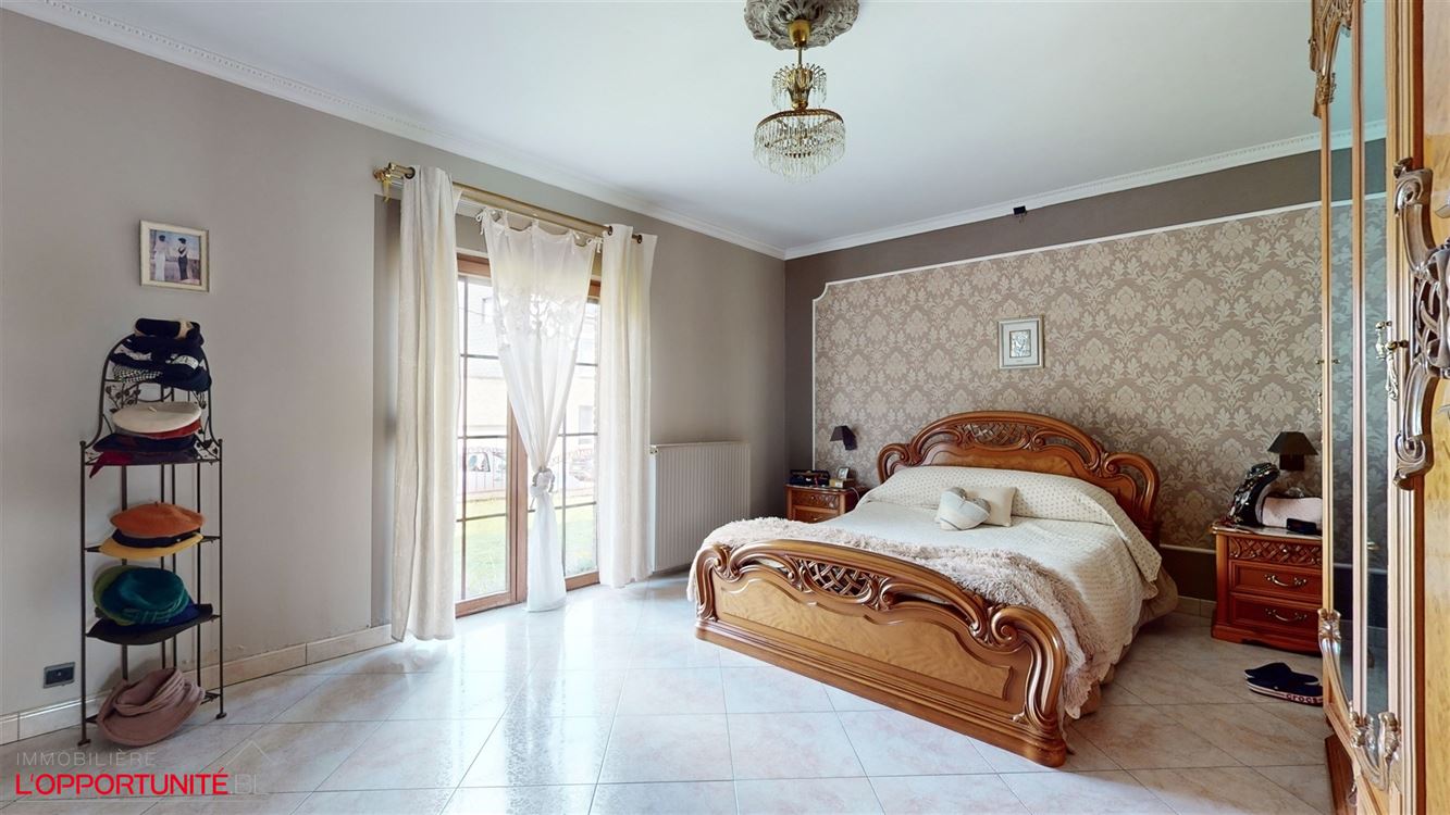 COMMUNE DE CHATELET - !!!!!OFFRE ACTUELLE A 400 000€ REFUSEE!!!!! - Faire offre à partir de 405 000€.