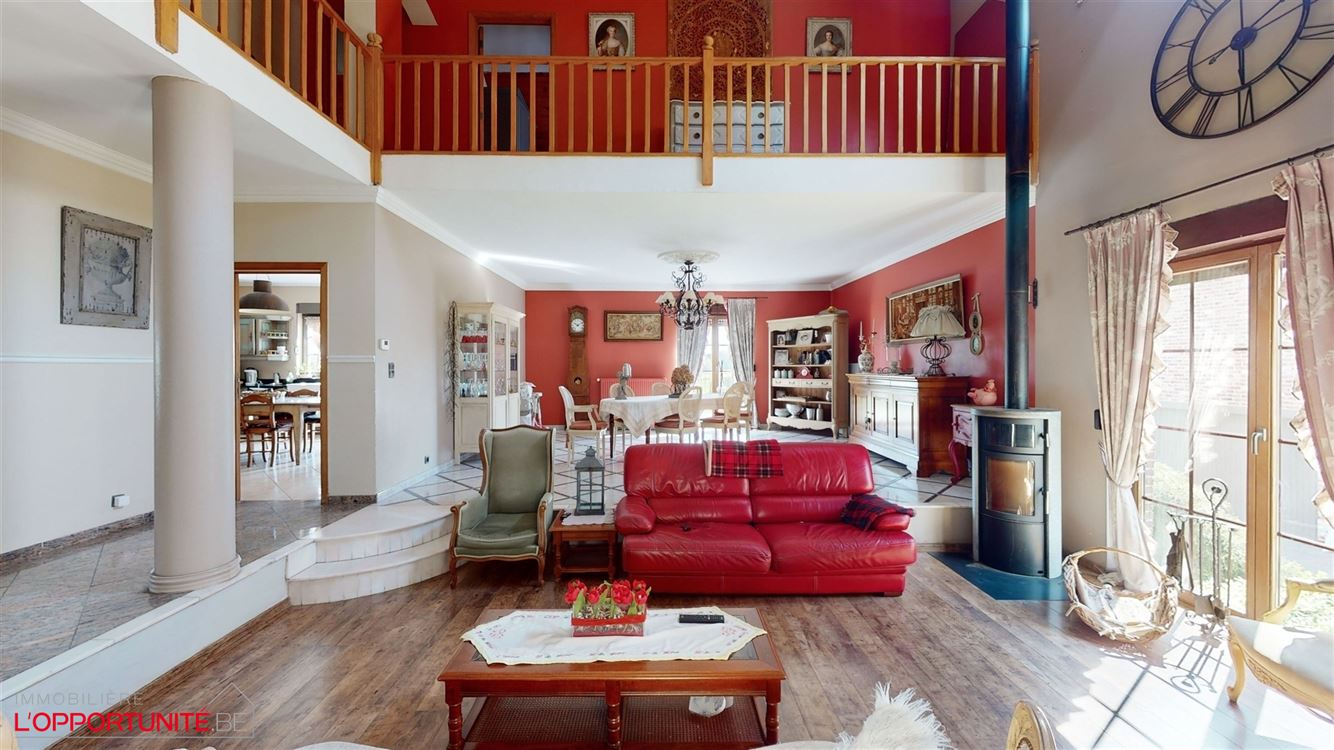 COMMUNE DE CHATELET - !!!!!OFFRE ACTUELLE A 400 000€ REFUSEE!!!!! - Faire offre à partir de 405 000€.