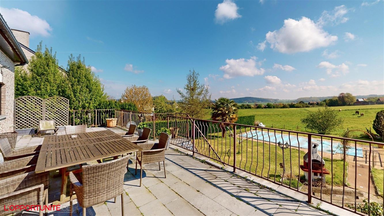 COMMUNE DE CHATELET - !!!!!OFFRE ACTUELLE A 400 000€ REFUSEE!!!!! - Faire offre à partir de 405 000€.