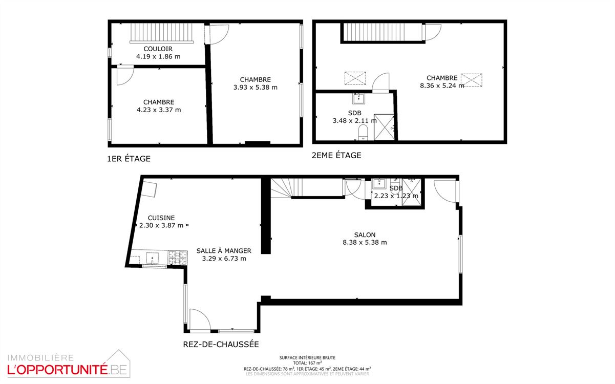 Magnifique maison entièrement renovée, 3 chambres, terrasse. Garage en option 20.000. PAS DE JARDIN.