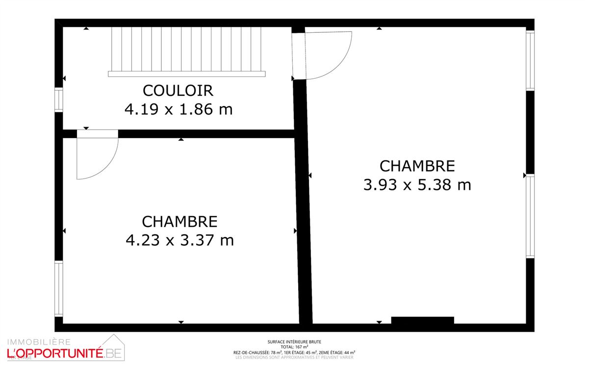 Magnifique maison entièrement renovée, 3 chambres, terrasse. Garage en option 20.000. PAS DE JARDIN.
