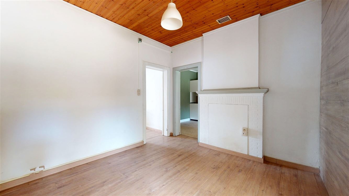 Magnifique maison trois chambres, terrasse, jardin, passage latéral privatif et garage.