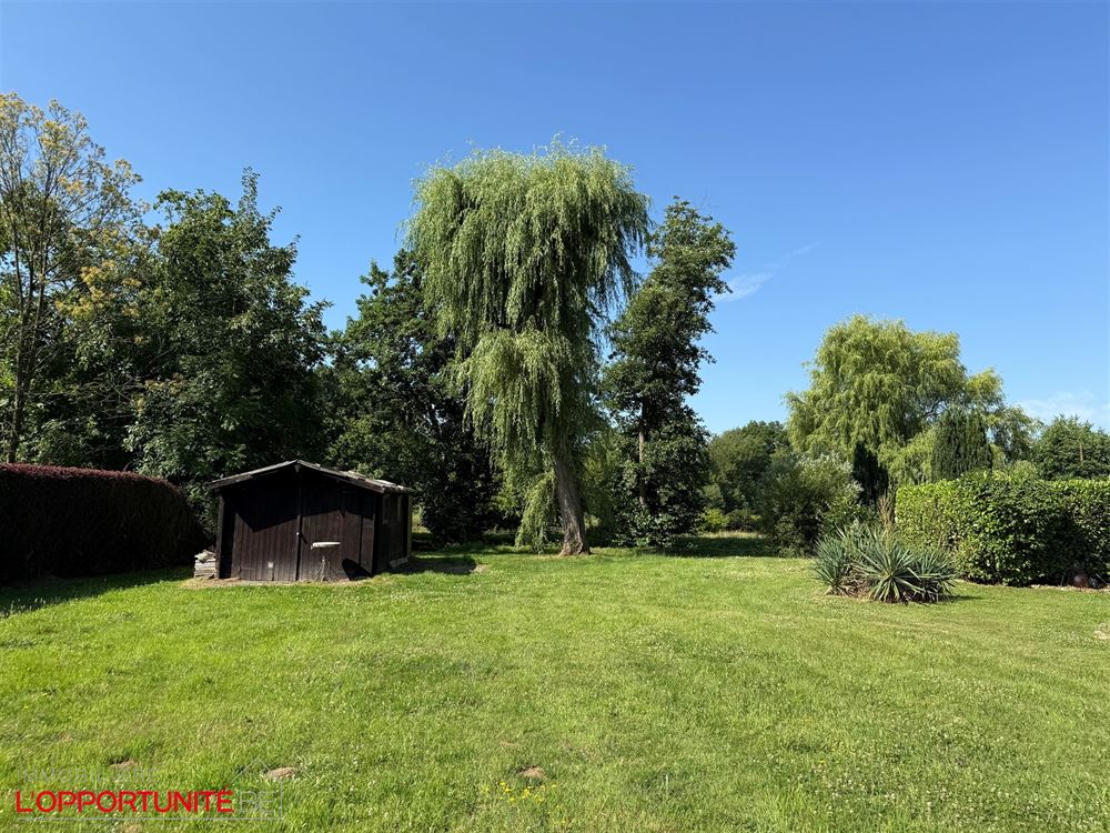 Exceptionnel terrain de 11,50 ares. Orientation SUD.