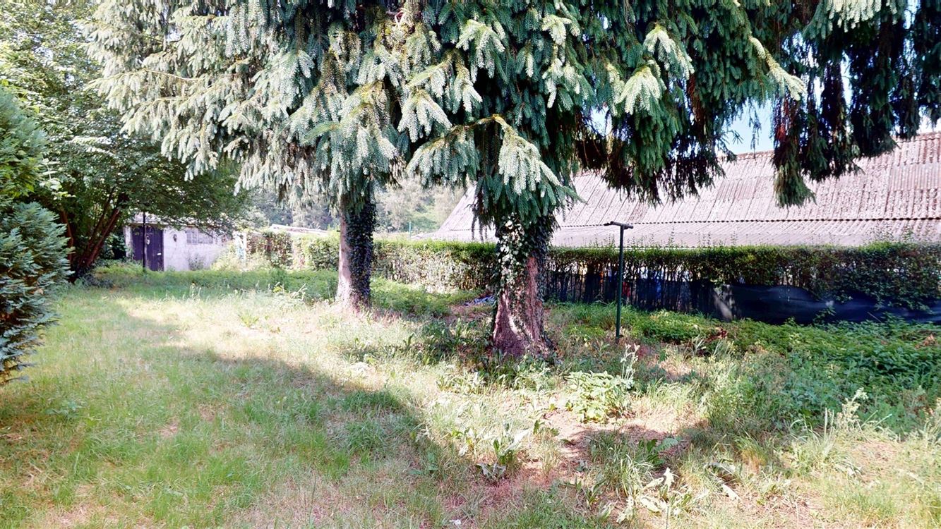 Magnifique maison trois chambres, terrasse, jardin, passage latéral privatif et garage.