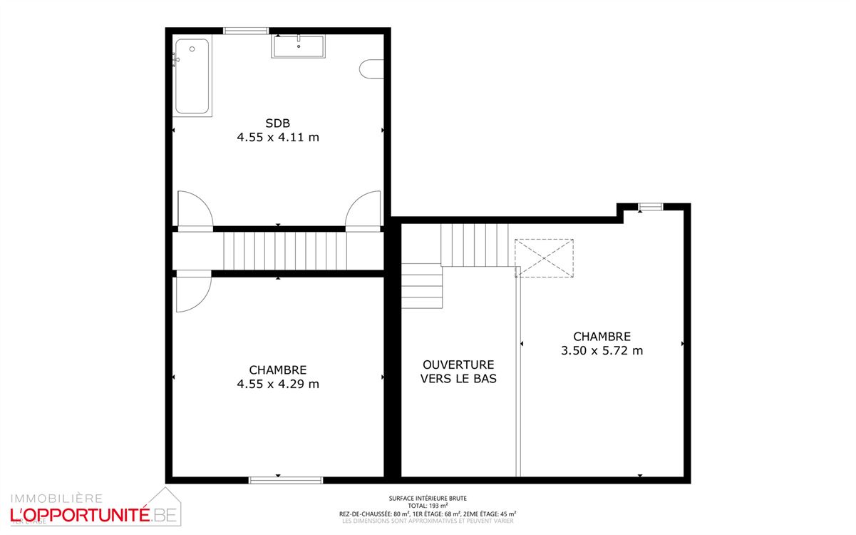 Splendide maison entièrement rénovée trois chambres, avec grande terrasse, parking, garage et studio totalement independant loué 700€/mois charges comprises.