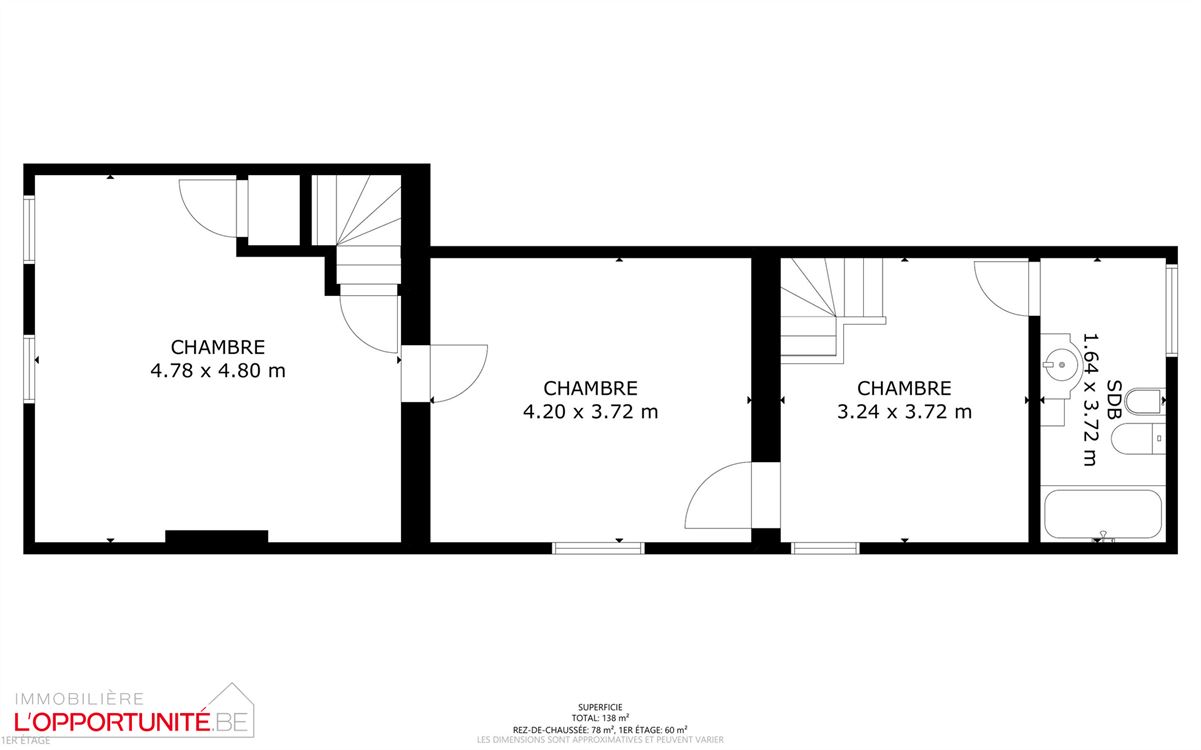 Belle maison trois chambres, garage (en option) et beau jardin. Passage mitoyen avec servitude de passage.