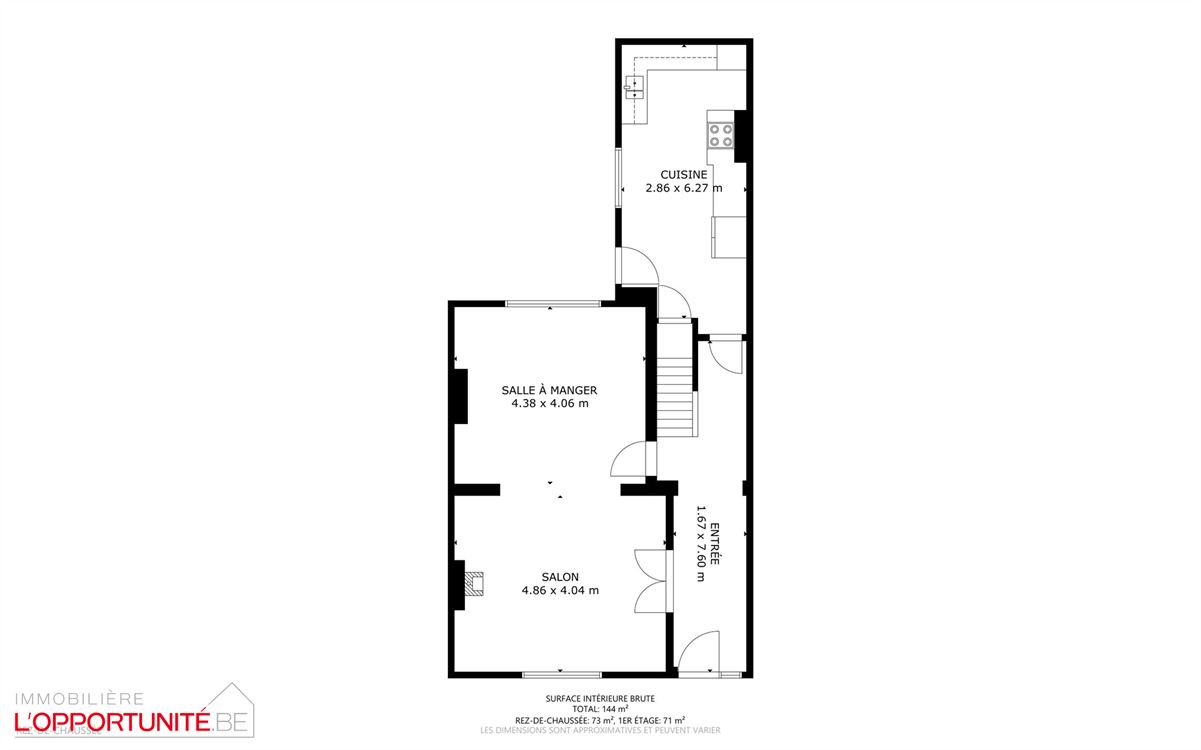 Magnifique maison de maitre, 3 chambres, grand grenier, cour et possiblite de louer un garage.