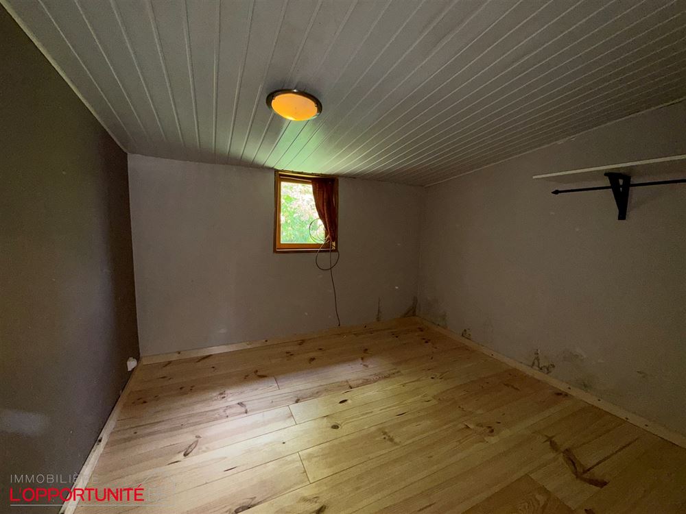 Splendide habitation de vacances type caravane, deux chambres, terrasse, jardin, possibilité d'acquerir en sus un terrain + autre caravane, voir photos apd de la num 13.