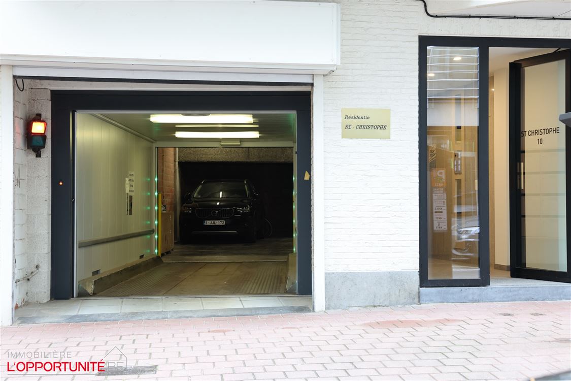 TB appartement ensoleillé,  fraîchement rénové, vue mer partiel (5 ° étage)