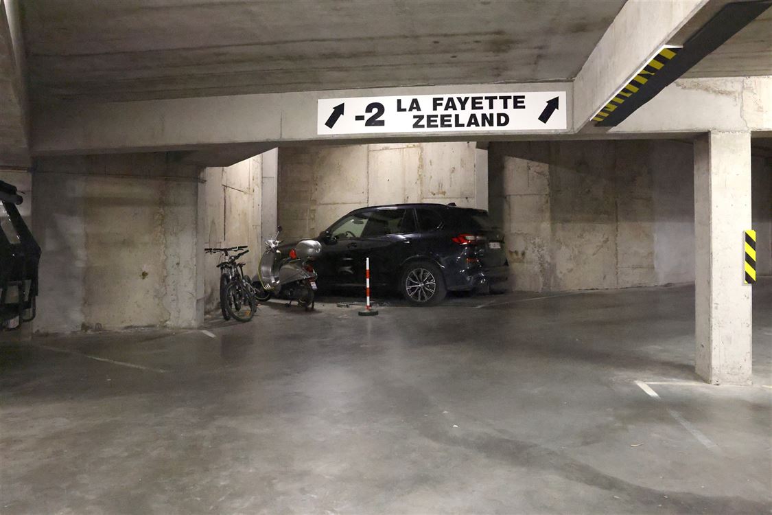 TB appartement ensoleillé, fraîchement rénové, vue mer partiel (5 ° étage)