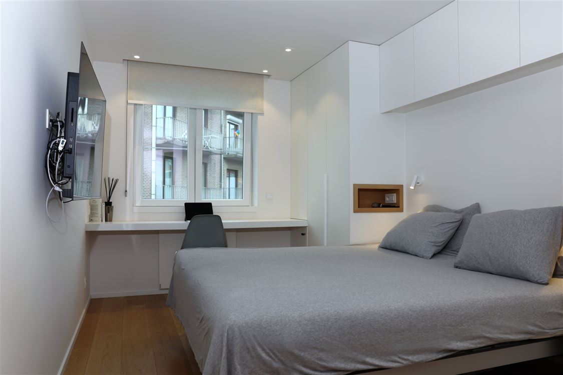 TB appartement ensoleillé, fraîchement rénové, vue mer partiel (5 ° étage)