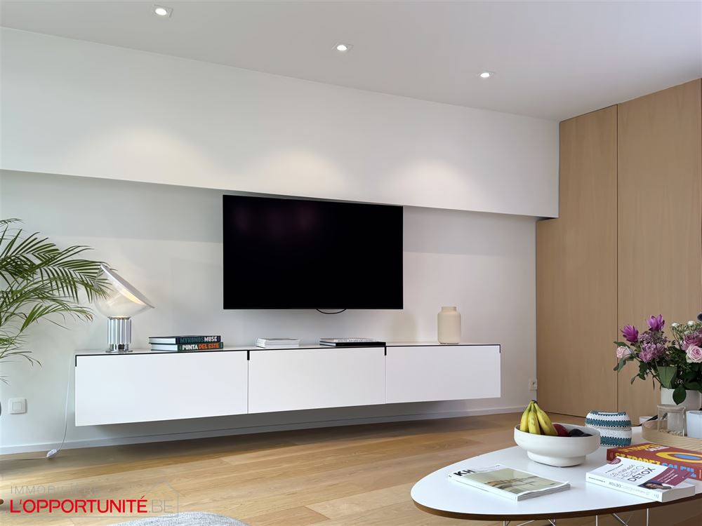 TB appartement ensoleillé,  fraîchement rénové, vue mer partiel (5 ° étage)