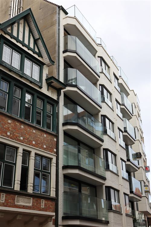 TB appartement ensoleillé, fraîchement rénové, vue mer partiel (5 ° étage)
