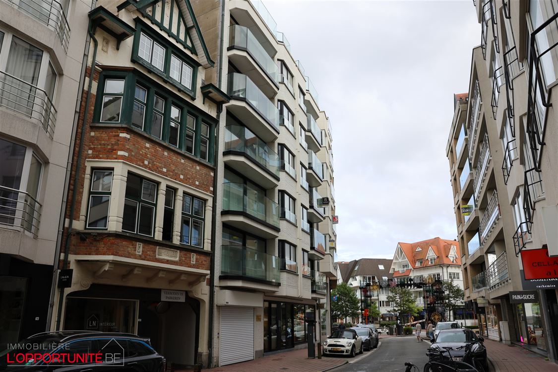 TB appartement ensoleillé,  fraîchement rénové, vue mer partiel (5 ° étage)