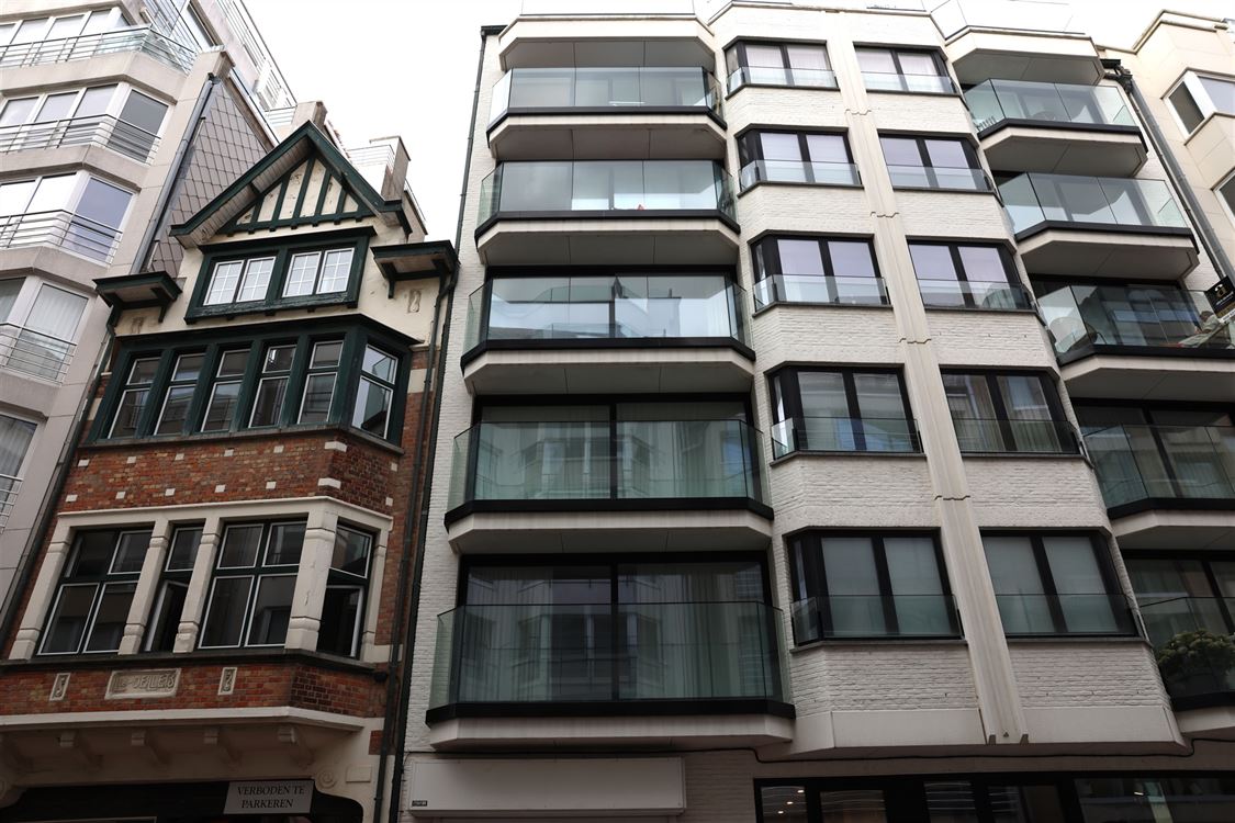 TB appartement ensoleillé, fraîchement rénové, vue mer partiel (5 ° étage)