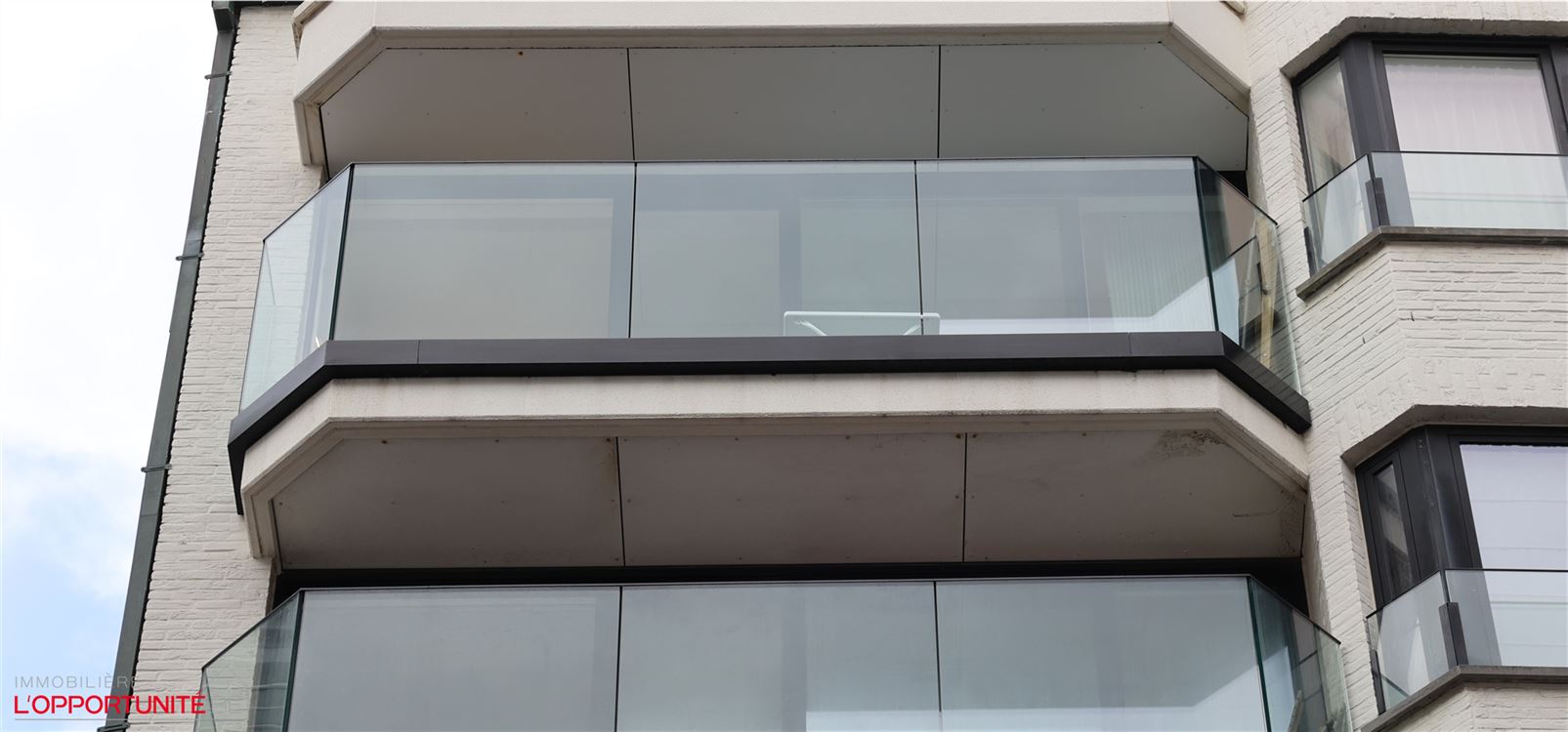 TB appartement ensoleillé,  fraîchement rénové, vue mer partiel (5 ° étage)