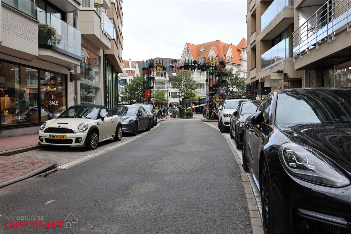 TB appartement ensoleillé,  fraîchement rénové, vue mer partiel (5 ° étage)