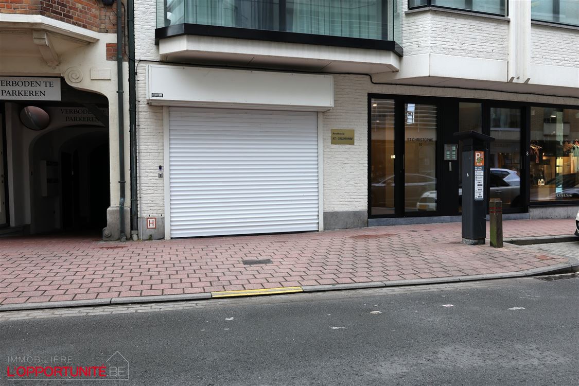 TB appartement ensoleillé,  fraîchement rénové, vue mer partiel (5 ° étage)