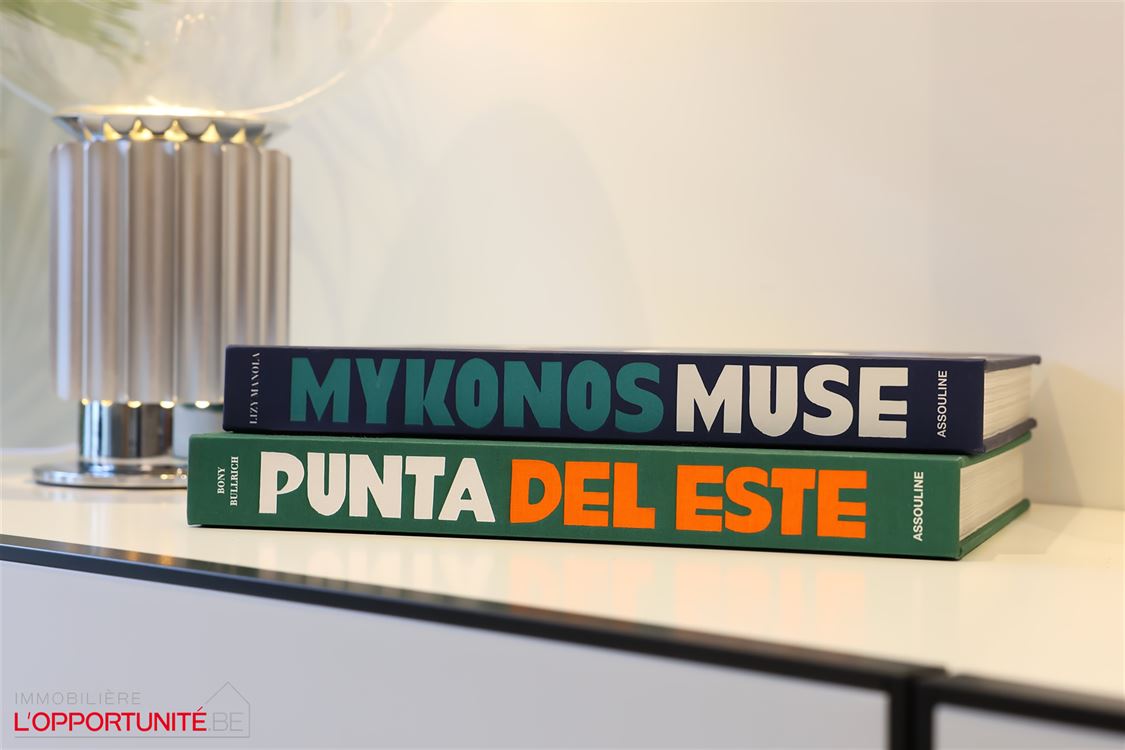 TB appartement ensoleillé,  fraîchement rénové, vue mer partiel (5 ° étage)