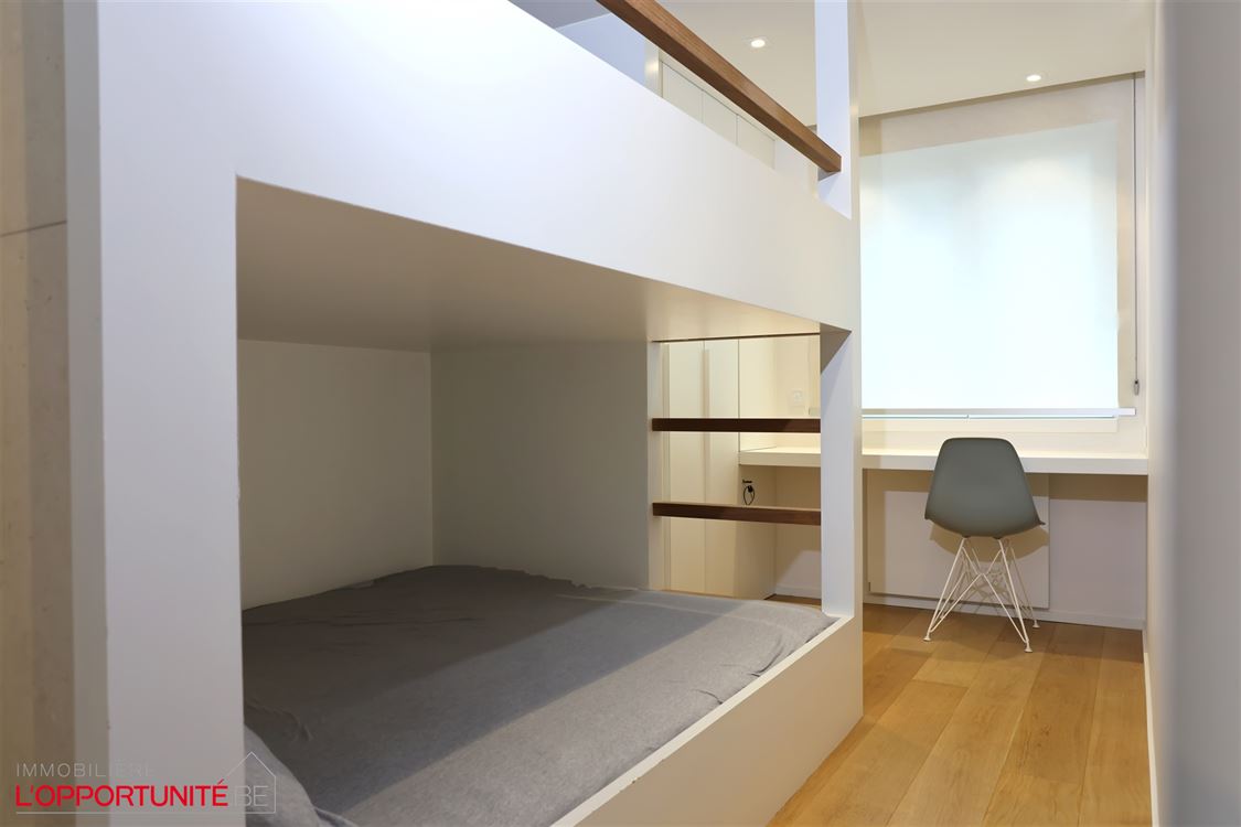 TB appartement ensoleillé,  fraîchement rénové, vue mer partiel (5 ° étage)