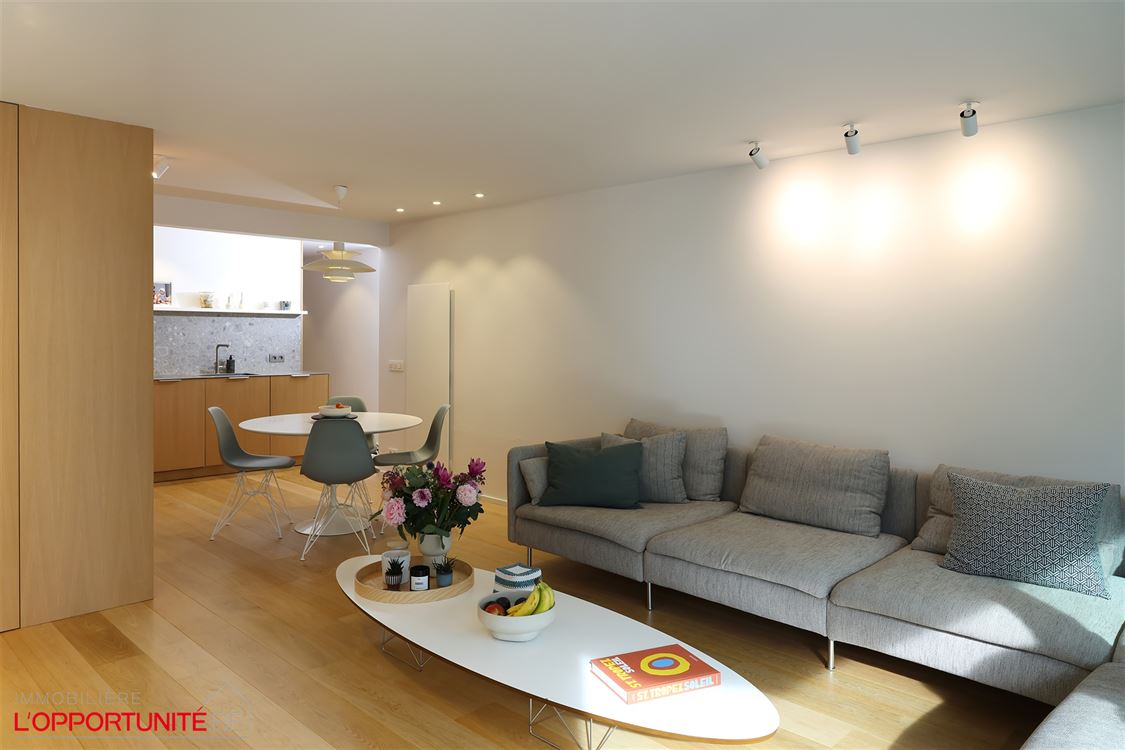 TB appartement ensoleillé,  fraîchement rénové, vue mer partiel (5 ° étage)