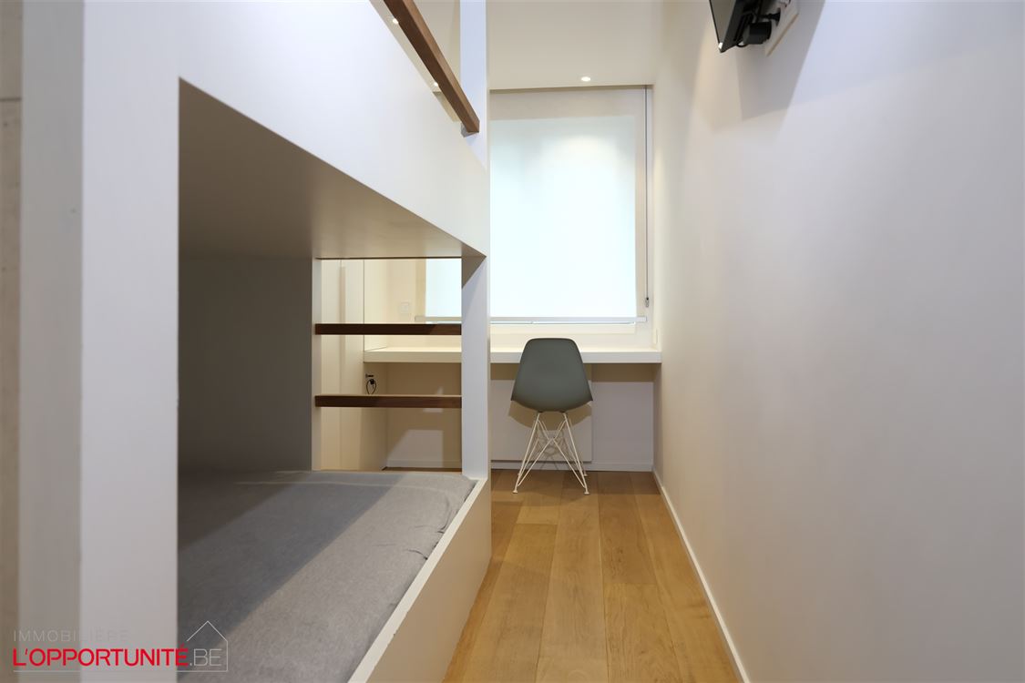 TB appartement ensoleillé,  fraîchement rénové, vue mer partiel (5 ° étage)