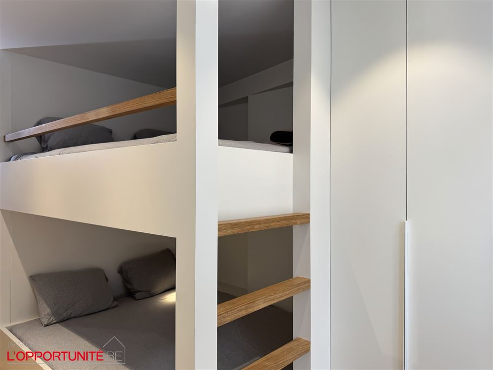 TB appartement ensoleillé,  fraîchement rénové, vue mer partiel (5 ° étage)