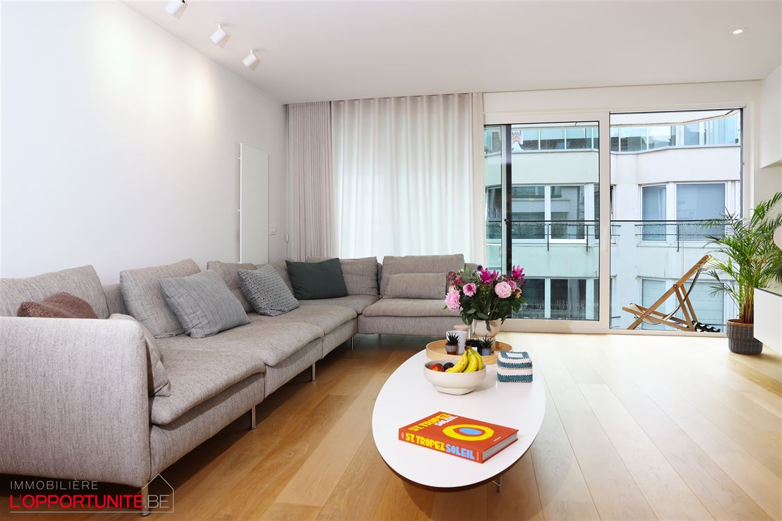 TB appartement ensoleillé,  fraîchement rénové, vue mer partiel (5 ° étage)