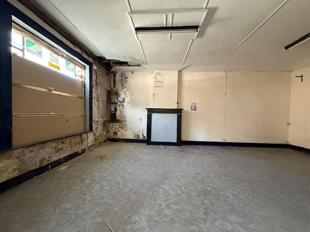 Maison + entrepôt 340m² entièrement à restaurer. Possibilité, appartements, entrepôt, maison unifamiliale.