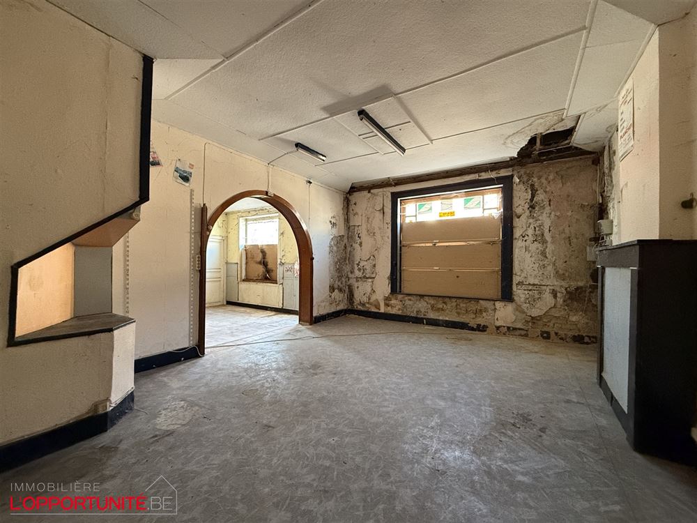 Maison + entrepôt 340m² entièrement à restaurer. Possibilité, appartements, entrepôt, maison unifamiliale.