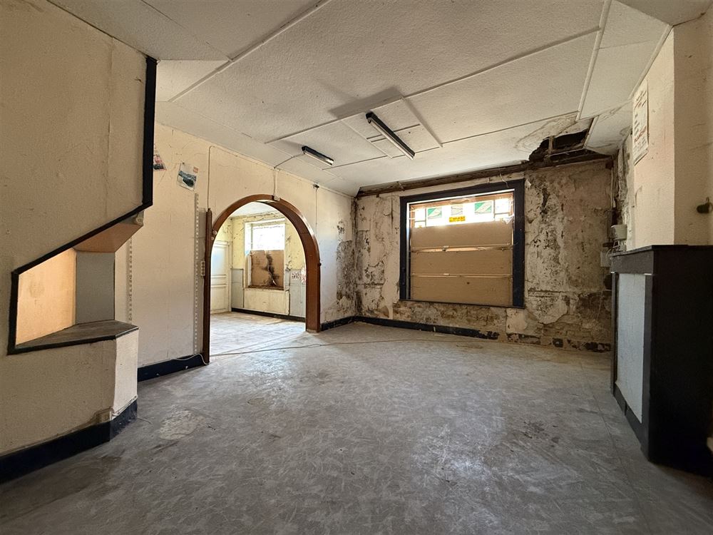 Maison + entrepôt 340m² entièrement à restaurer. Possibilité, appartements, entrepôt, maison unifamiliale.
