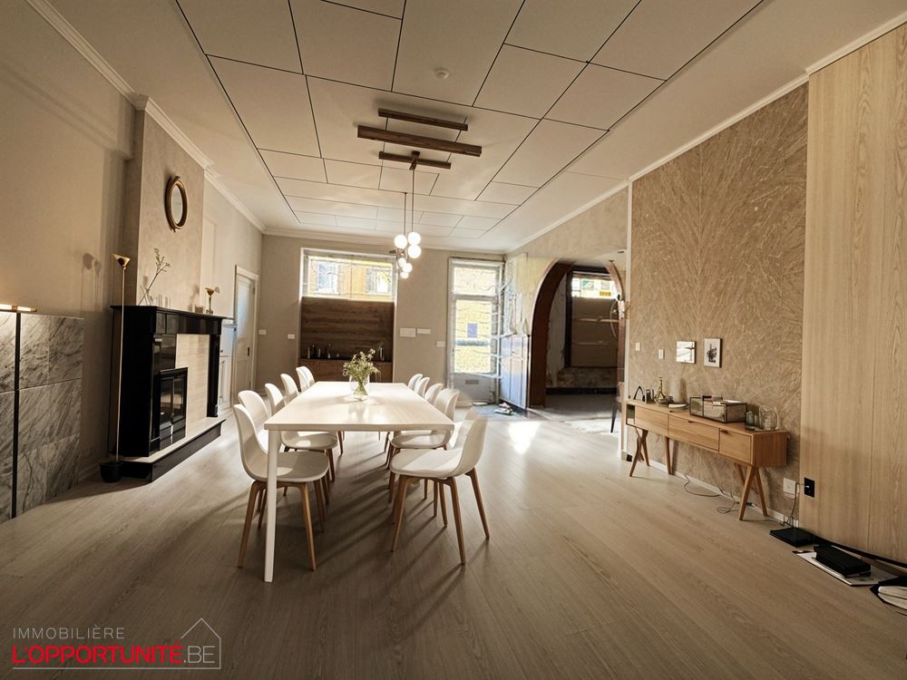 Maison + entrepôt 340m² entièrement à restaurer. Possibilité, appartements, entrepôt, maison unifamiliale.