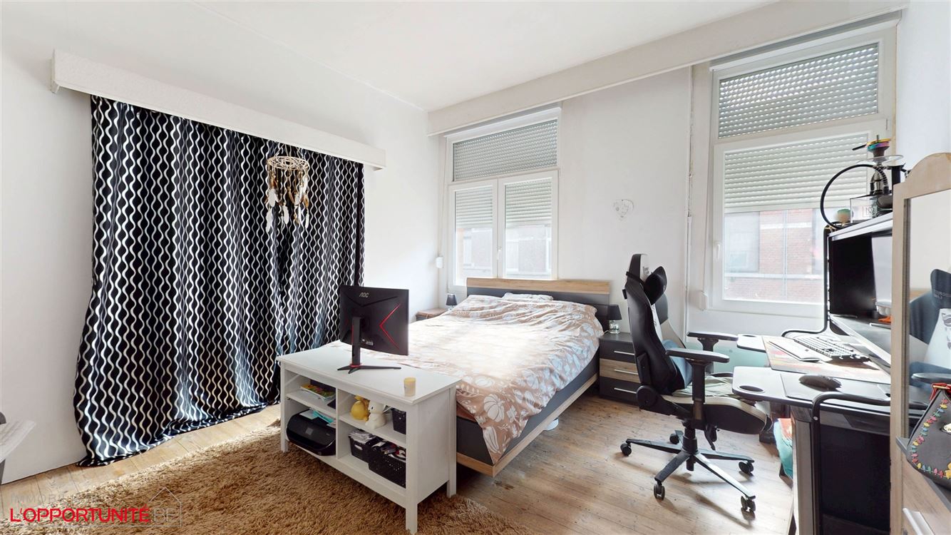 Magnifique maison deux chambres, grenier amenageable, terrasse et beau jardin.