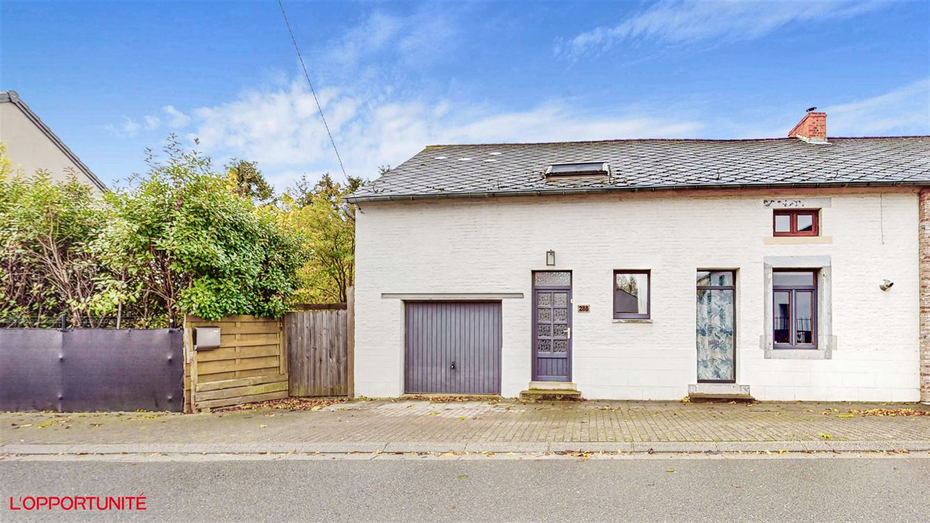 Magnifique maison rénovée, 3 chambres, PEB C, élec conforme, 2 clim réversibles. beau jardin et passage latéral.