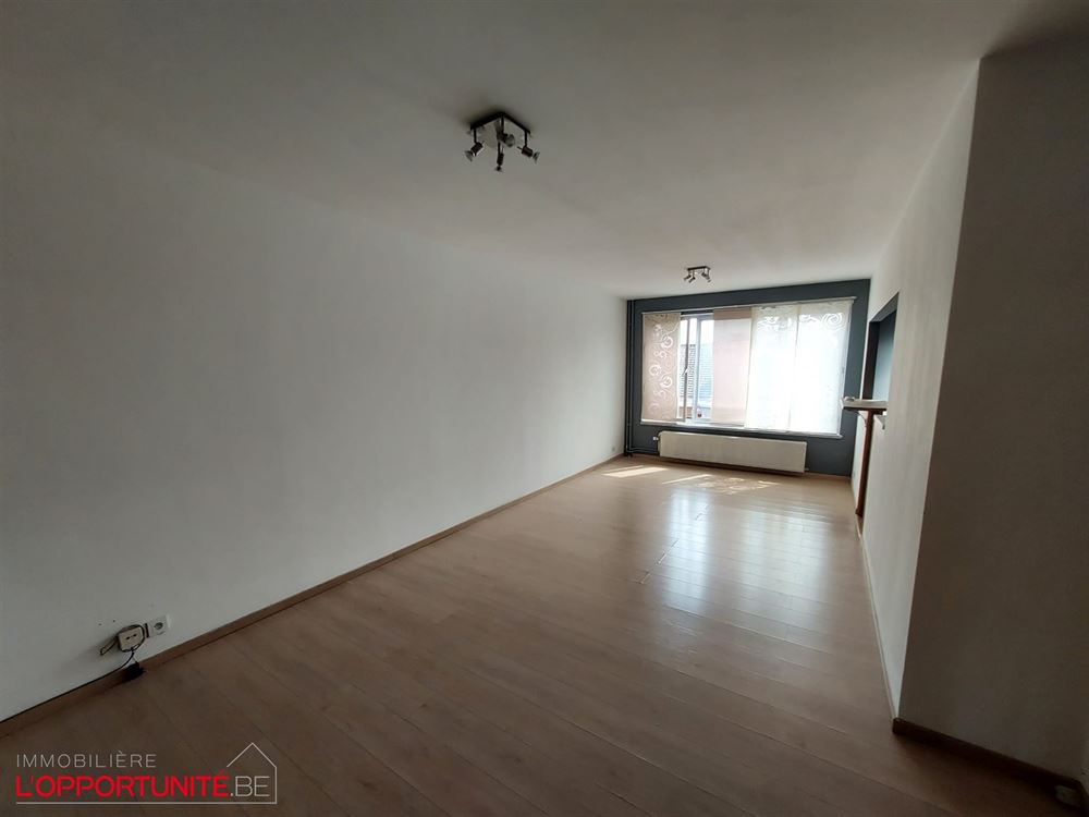 Bel appartement une chambre PEB B situé au 3eme etage d'une petite copro.