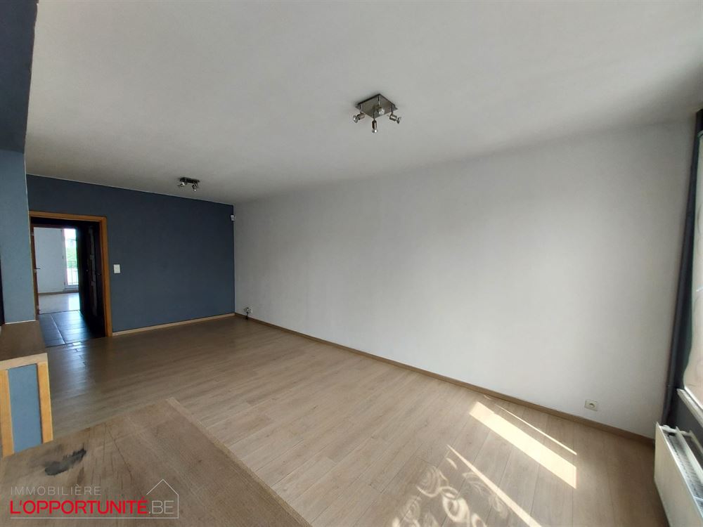 Bel appartement une chambre PEB B situé au 3eme etage d'une petite copro.