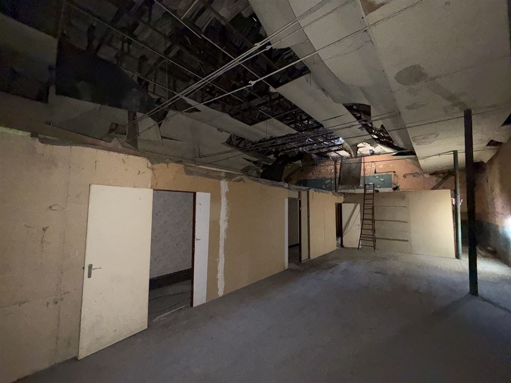 Maison + entrepôt 340m² entièrement à restaurer. Possibilité, appartements, entrepôt, maison unifamiliale.