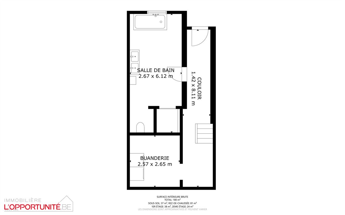 Belle maison rénovée 3 façades, 3 chambres, bureau, terrasse et jardin.