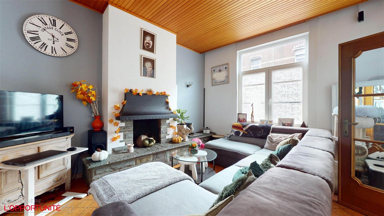 Magnifique maison deux chambres, grenier amenageable, terrasse et beau jardin.