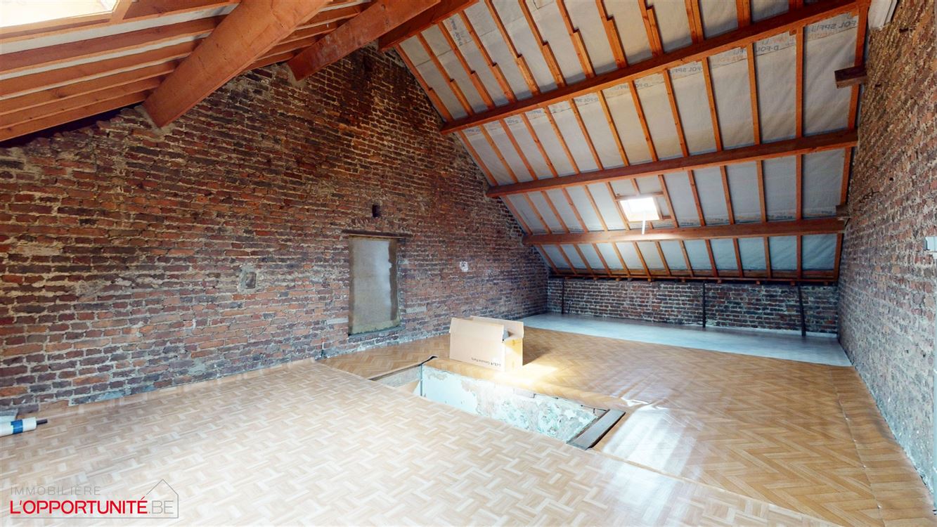 Splendide maison 3 chambres, 3 façades, passage latéral privatif, grenier, belle terrasse et magnifique jardin SUD.