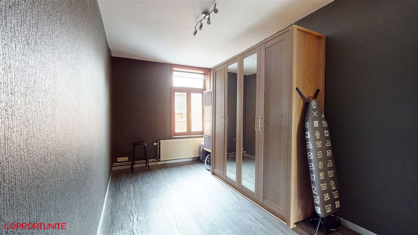 Splendide maison 3 chambres, 3 façades, passage latéral privatif, grenier, belle terrasse et magnifique jardin SUD.