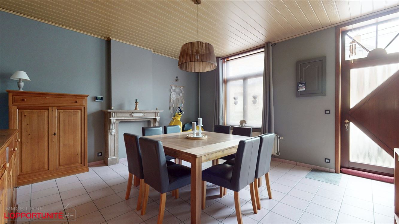 Splendide maison 3 chambres, 3 façades, passage latéral privatif, grenier, belle terrasse et magnifique jardin SUD.